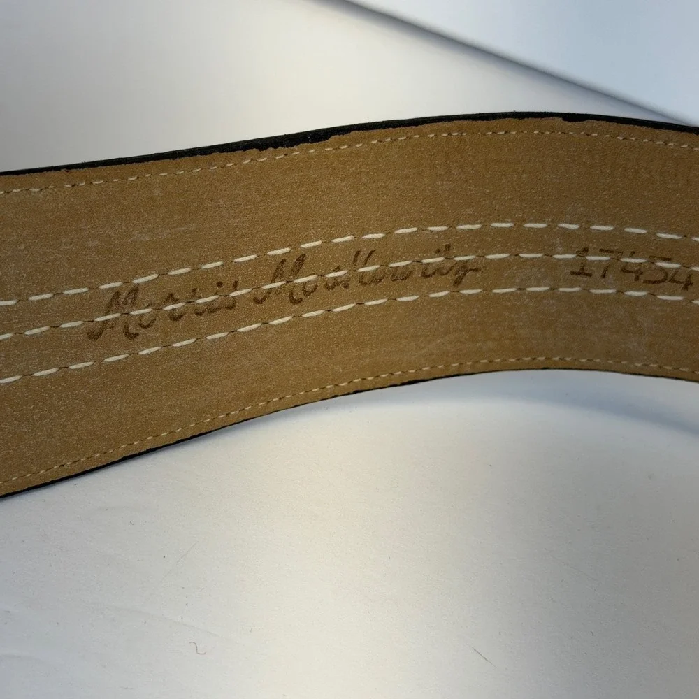 Morris Moskowitz Leather Double Buckle Belt Women's Size 30‎ Gold Tone Hardware